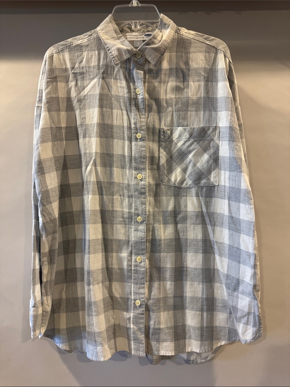 Light Gray & White Plaid Button-Up Shirt